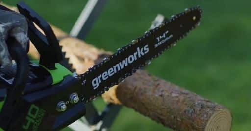 Greenworks 40v 14-inch brushless cordless chainsaw, 2. 0ah battery and charger included