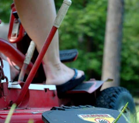 Are zero turn mowers dangerous? (safety options explained)