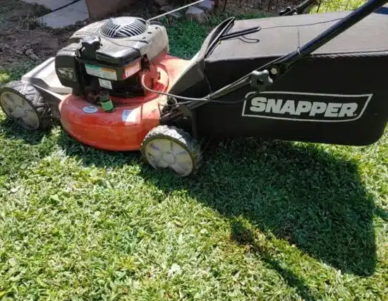 self propelled mulching lawn mower